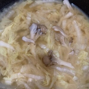白菜と舞茸のお味噌汁